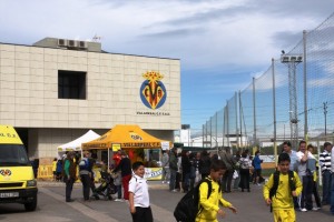 小・中・高校生向けのサッカー大会「ビジャレアル・イエローカップ2013」が開催されていた（2013年3月29日）